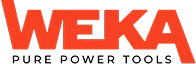 Logo met opvallende rode letters die ‘WEKA’ vormen boven de woorden ‘PURE POWER TOOLS’ in kleiner rood lettertype op een lichtgrijze achtergrond, dat staat voor hoogwaardige diamantboren, zaagbladen en Thomaboor-oplossingen.